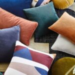 Comment décorer et disposer des coussins sur un canapé ?