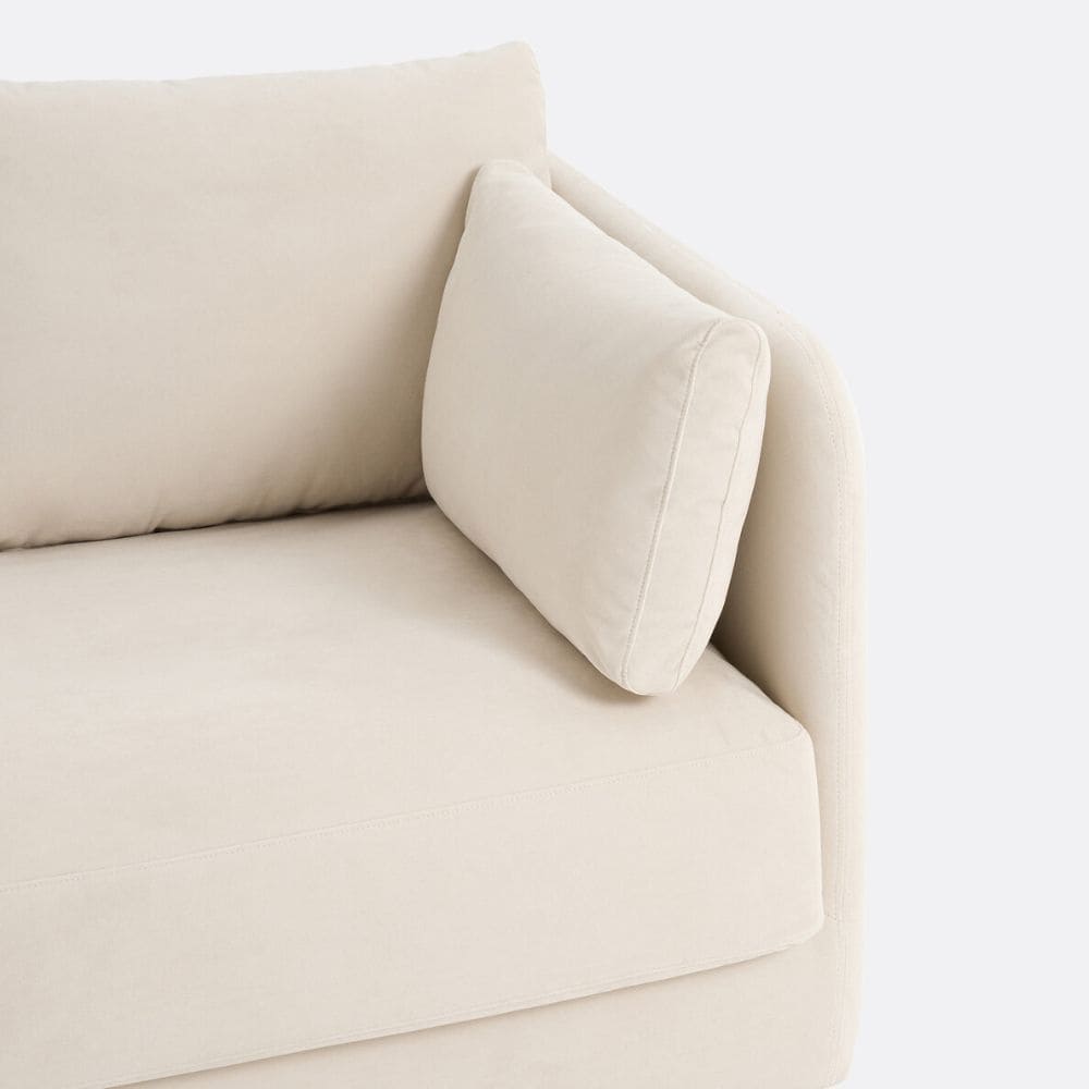 canape-carmel-la-redoute-touslescanapes (8) Assises confortable et coussin d'accoudoir du canapé Carmel La Redoute en beige