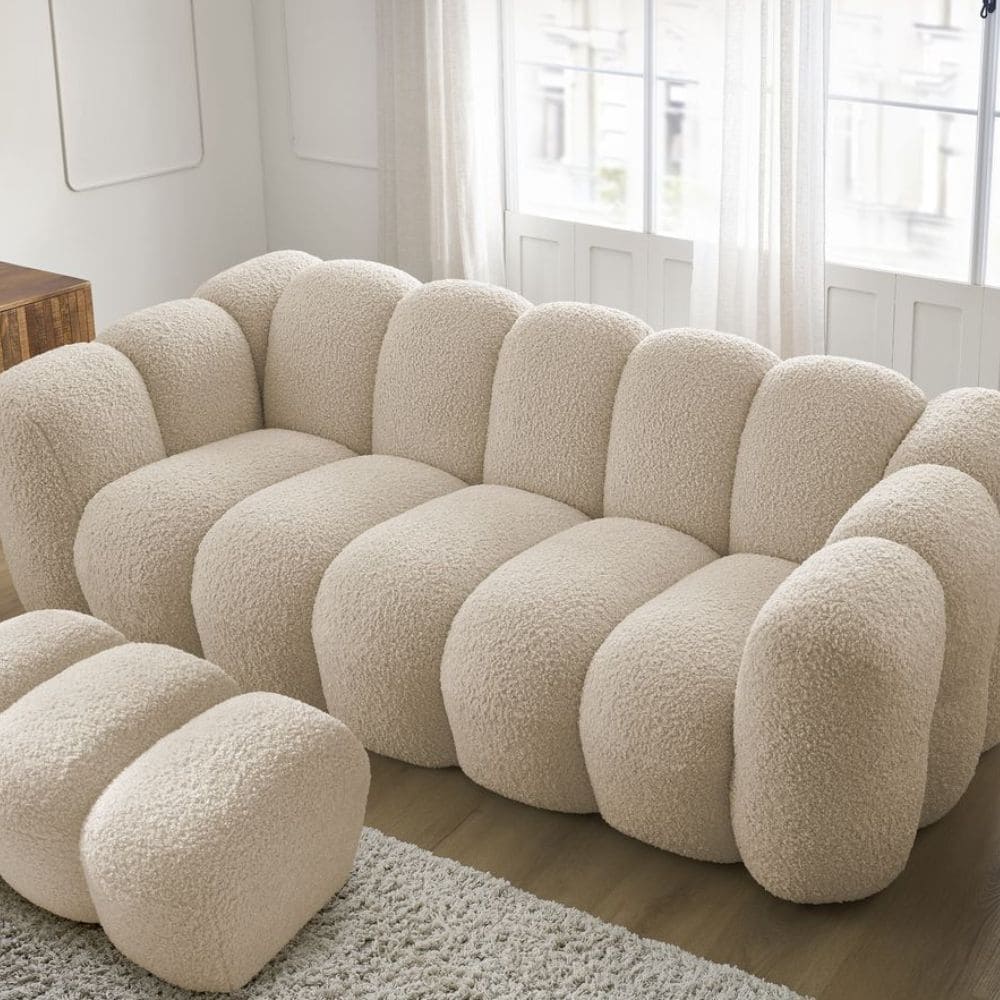 Canapé Hippolyte Bobochic de style nuage avec pouf confortable dans salon  chic 