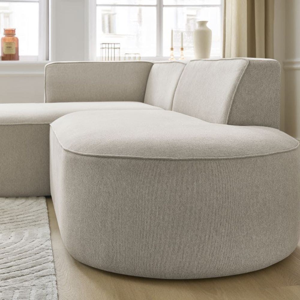 Canapé bas Rousseau de Bobochic avec un style arrondi