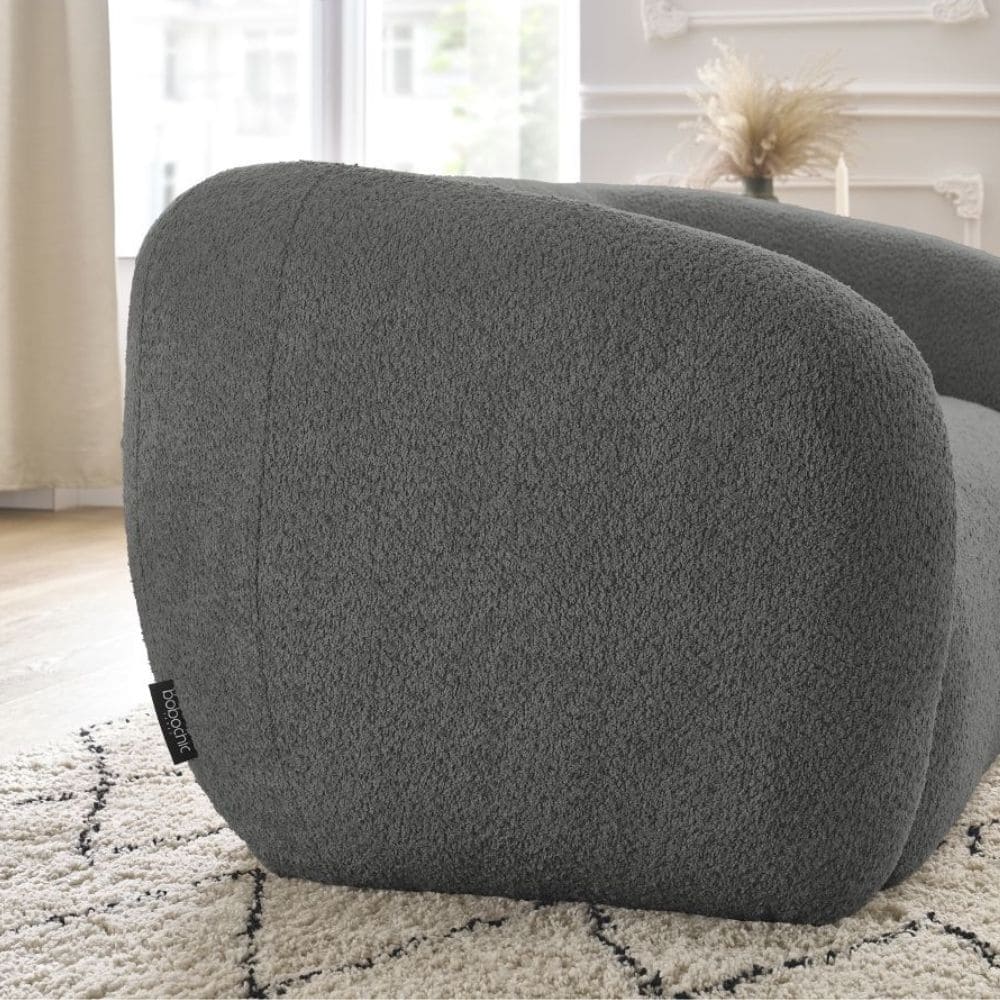 Accoudoir fins et ronds du canapé Celine de Bobochic