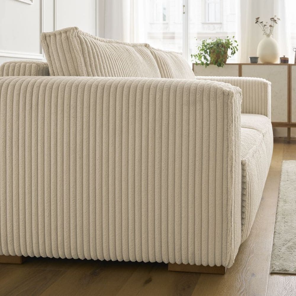 Vue sur les accoudoirs en velours côtelé du canapé Chelsea Bobochic