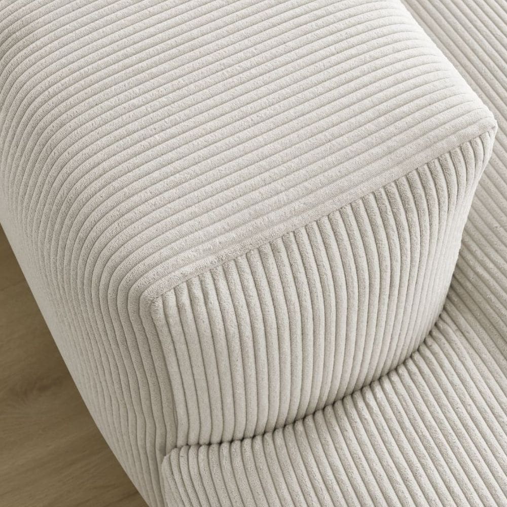 grand accoudoir du canapé Voltaire Bobochic en beige