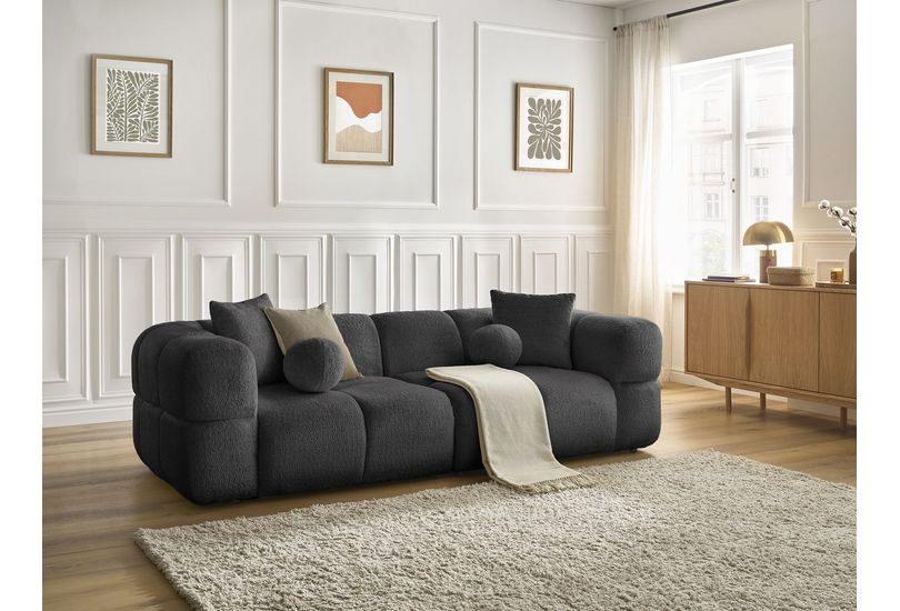 Canapé Cristina Bobochic : un tissu matelassé séduisant, mais pour quel salon précisément ?