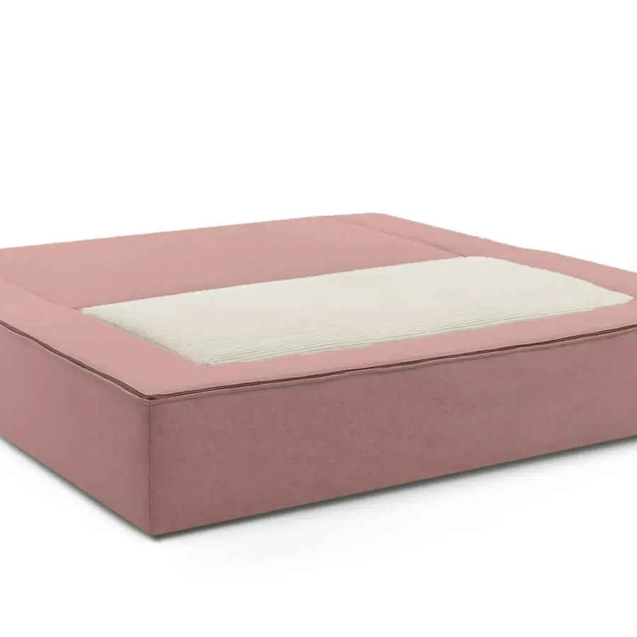 Canapé Ambre rose convertible déplie en lit avec matelas blanc visible entièrement