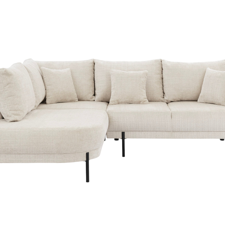 Canapé Bianca d'angle en tissu beige avec méridienne, vue frontale détourée.