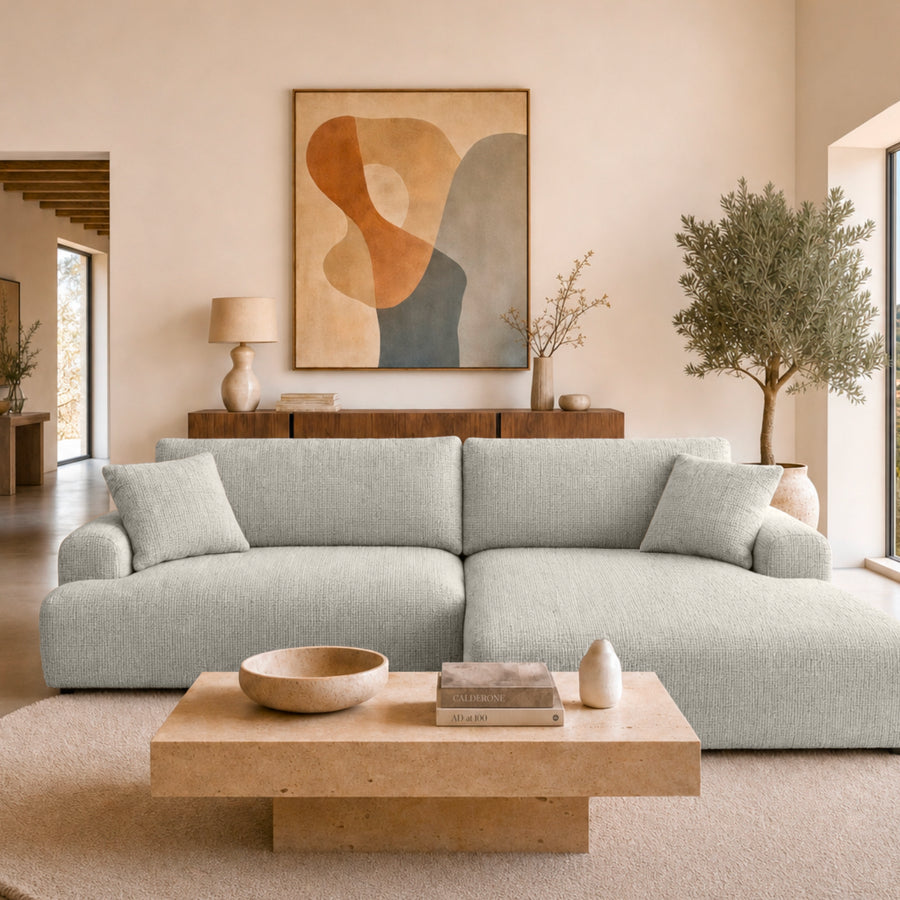 Canapé Elias angle beige clair, mise en scène salon avec décoration neutre et lumineux