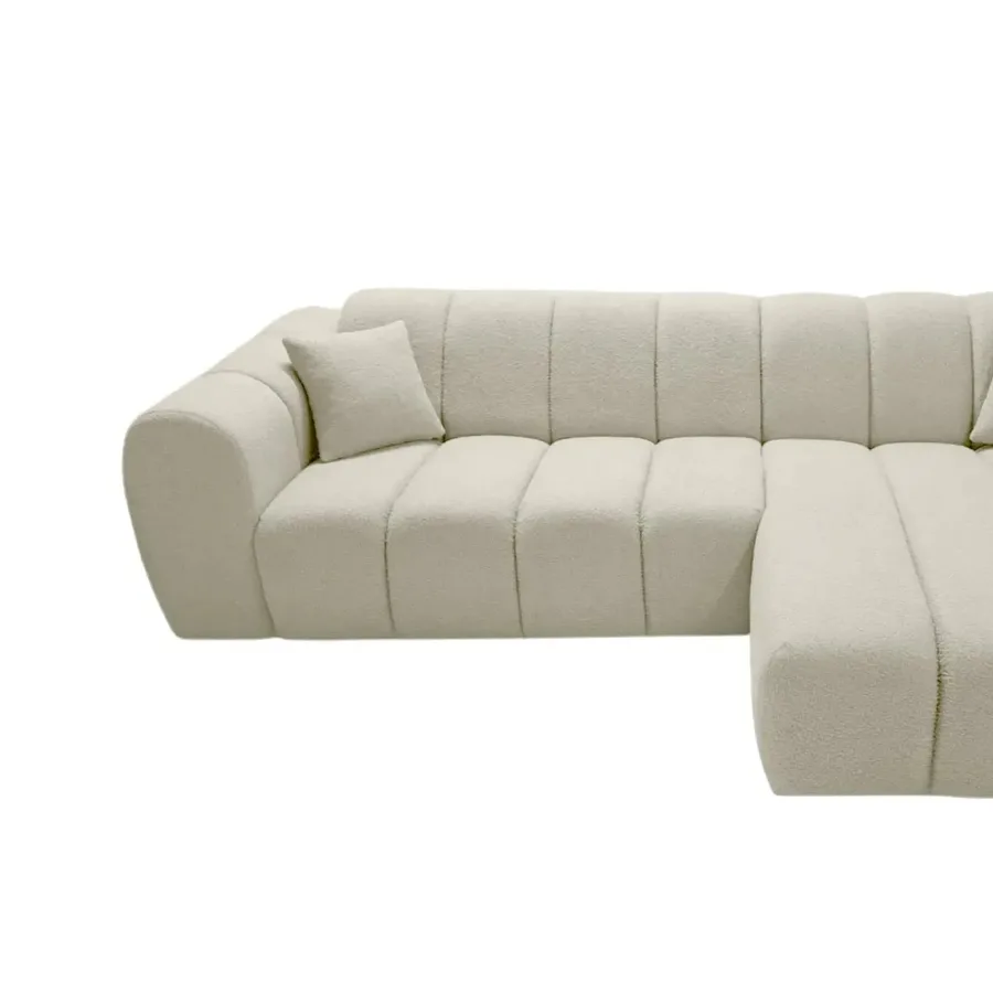 Canapé Laura d'angle en tissu beige clair, vue de face détourée sur fond blanc.