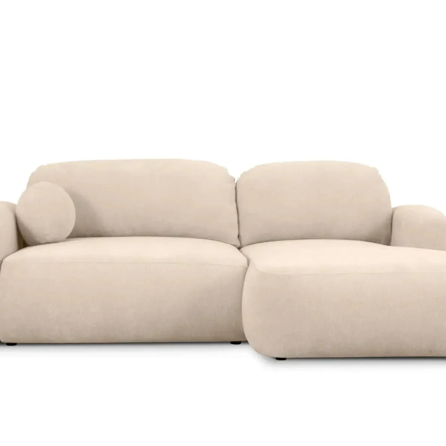 Canapé Martin d'angle en tissu beige détouré, vue de face et légèrement de trois quarts